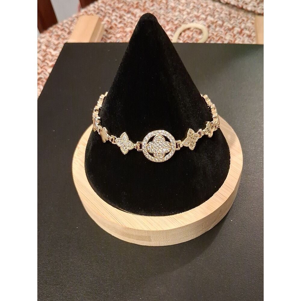 18k GF CZ Clover Bracelet With Lock Box Closure New